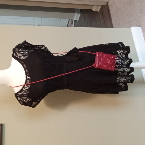 Fun Black lace Forever 21 party dress - Picture 3 of 11